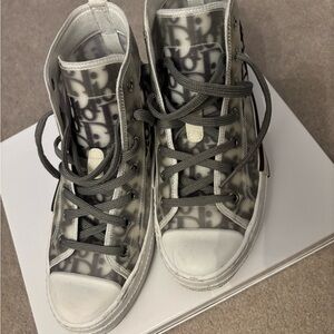 Dior High top Sneakers Style B23 League
White and Gray Oblique Canvas